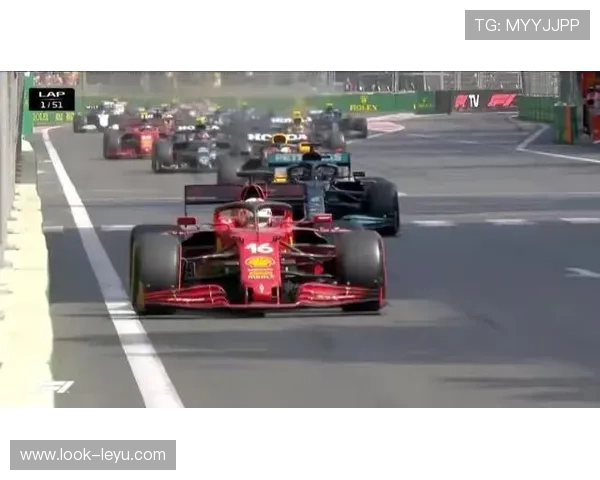 F1赛车：维斯塔潘连续三年夺得世界冠军 红牛车队统治地位再度巩固